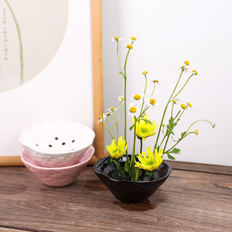 كهوف زهرة السلطانيات السيراميك - مراجعة Ikebana Vase Kenzan وسعره