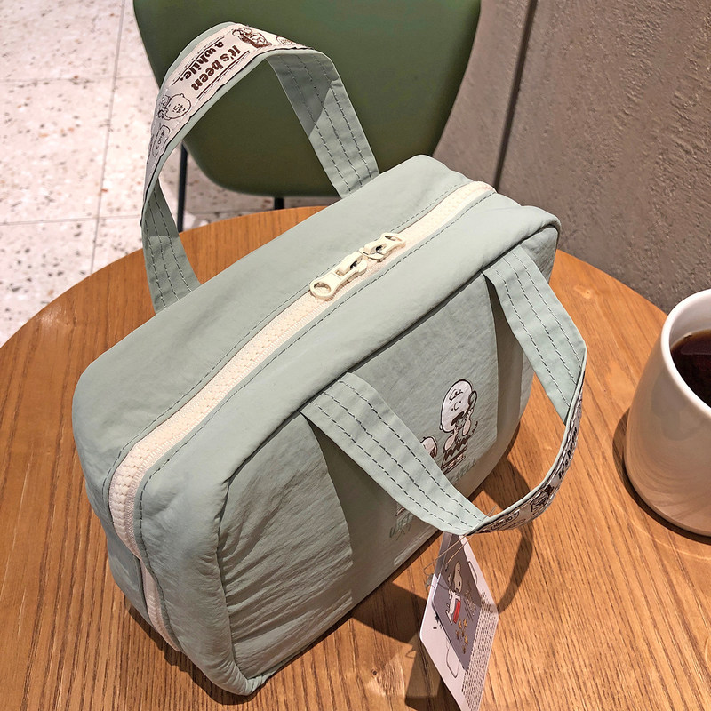 حقيبة مستلزمات الحمام المعلقة  - مراجعة Japanese Lifestyle Goods وسعره