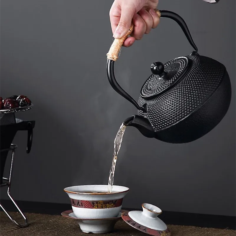 إبريق شاي من الحديد الزهر، غلا - مراجعة Cast Iron Tetsubin وسعره